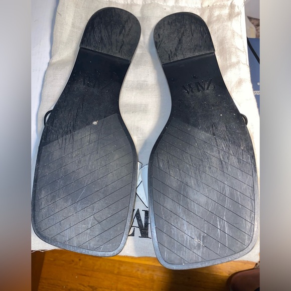 Zara white topstitched low heeled sandals. - Picture 3 of 4